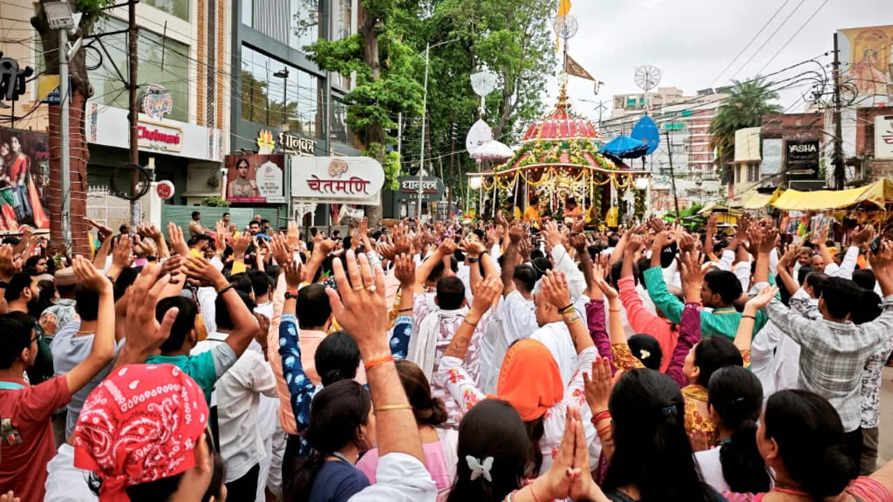 Puri Rath Yatra 2025 Begins: Devotees Flock for Divine Experience in Odisha