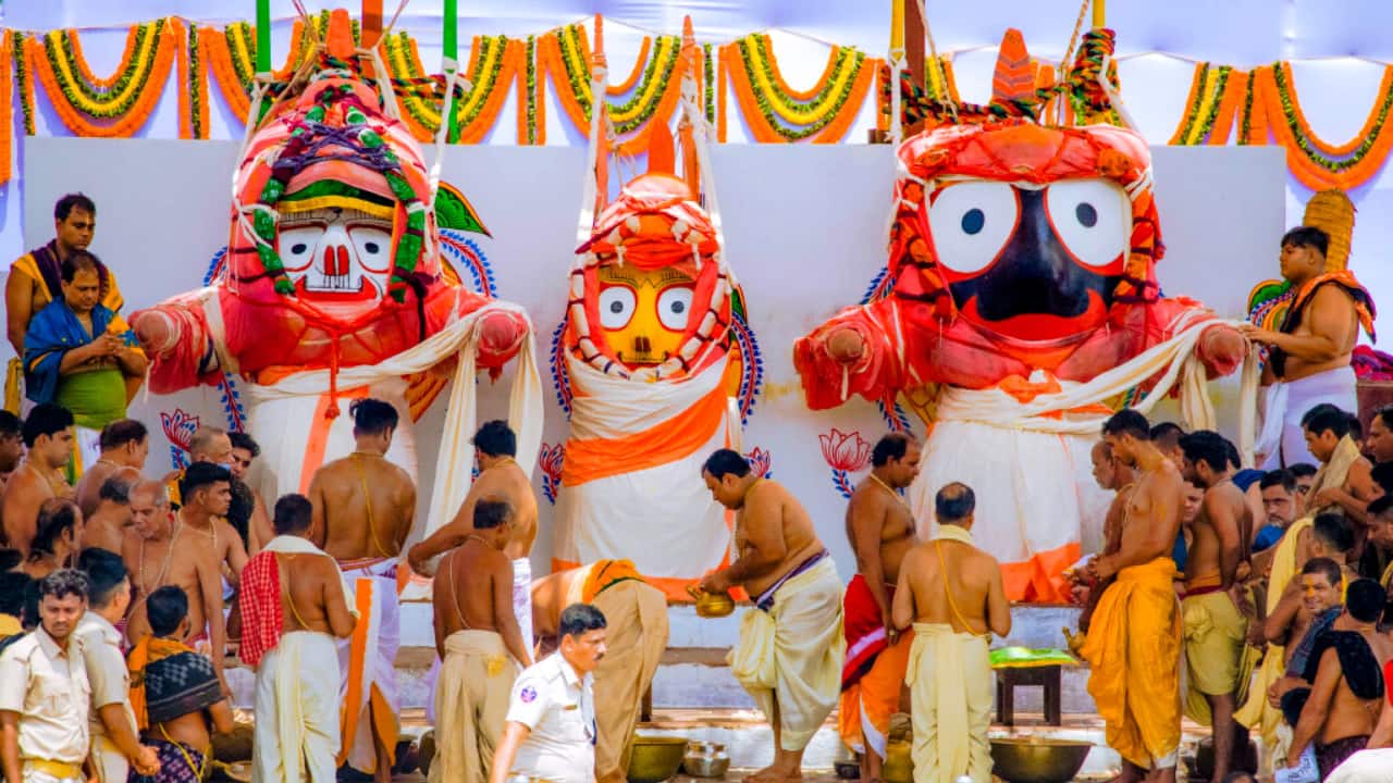Rath Yatra 2025 In Pictures: Sacred Rituals, Devotees, and Celebrations ...
