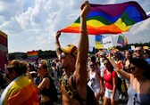 Tens of thousands expected to attend Budapest Pride in defiance of ban
