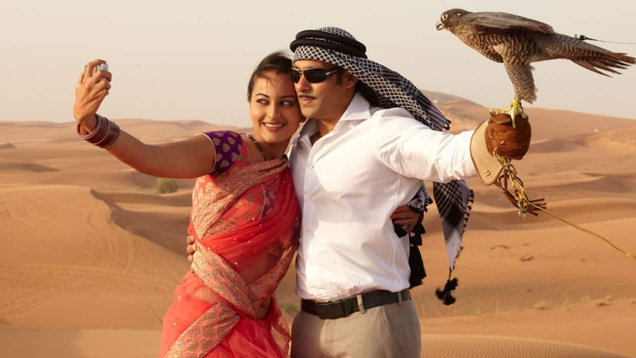 Sonakshi Sinha praises Dabangg co-star Salman Khan, says "Just how unaffected and unbothered he is by his stardom"