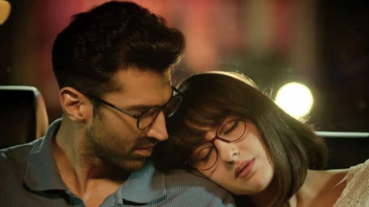 Sara Ali Khan and Aditya Roy Kapur serve style at Metro…In Dino screening