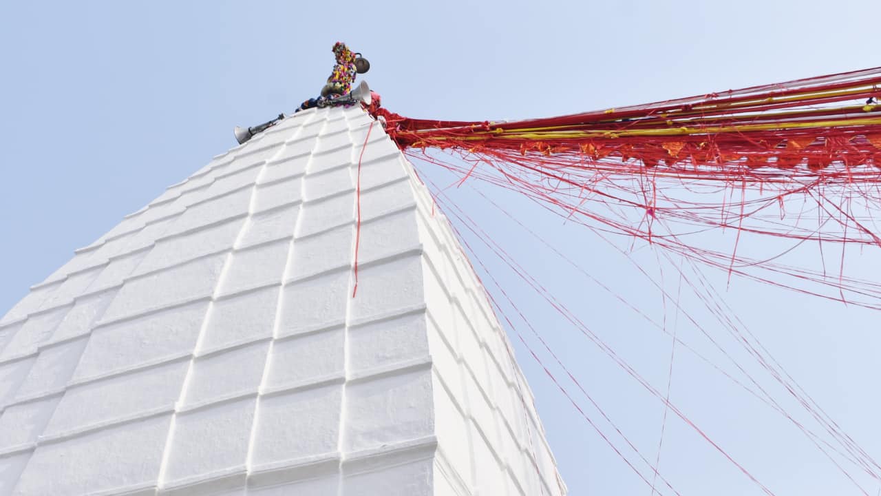 Baidyanath Temple, Deoghar (Jharkhand): Also called Baba Dham, this Jyotirlinga is believed to be where Ravana worshipped Shiva to gain immense power. (image: canva)