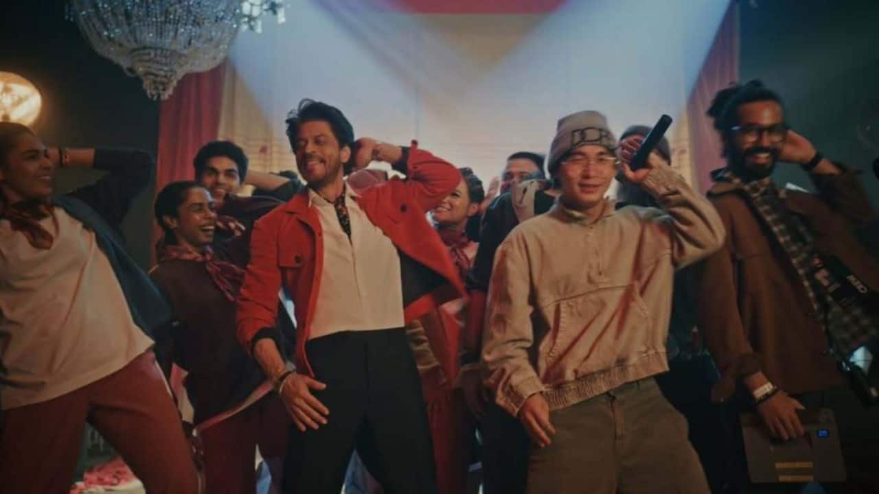 Shah Rukh Khan's viral BTS pics and dance clips set social media ablaze