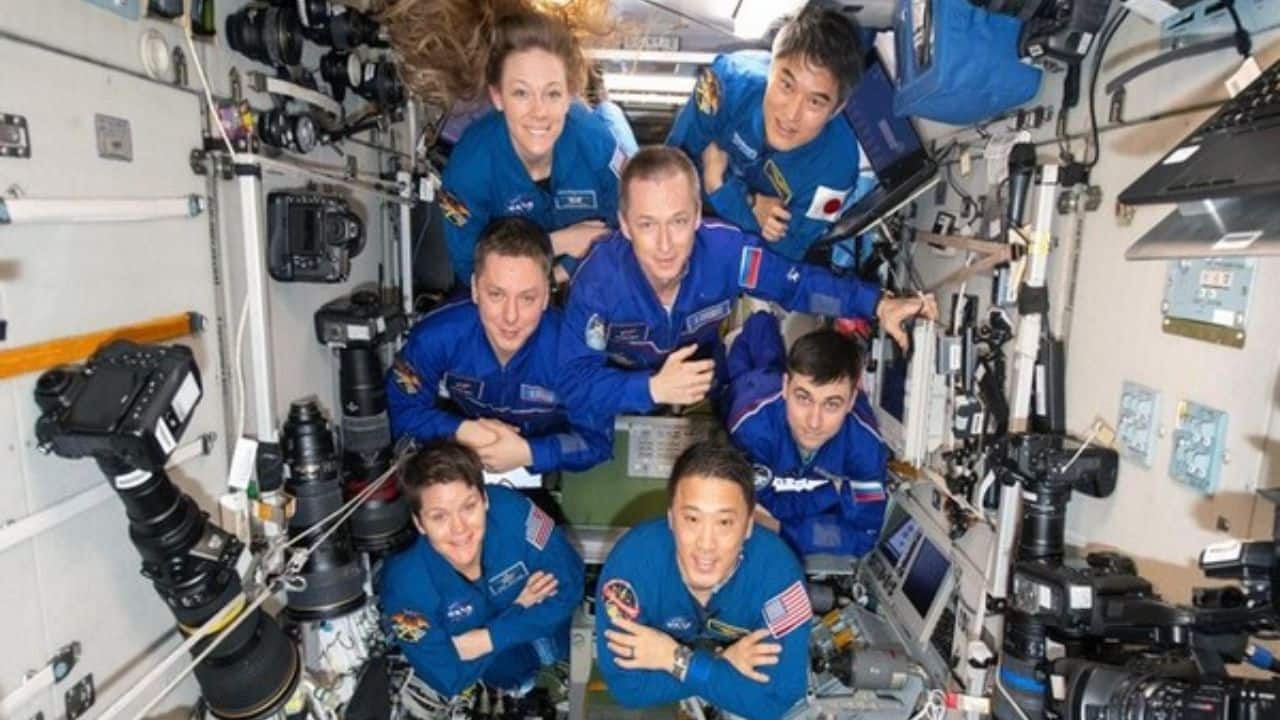 11 crew members aboard Axiom mission return to space experiments on ISS