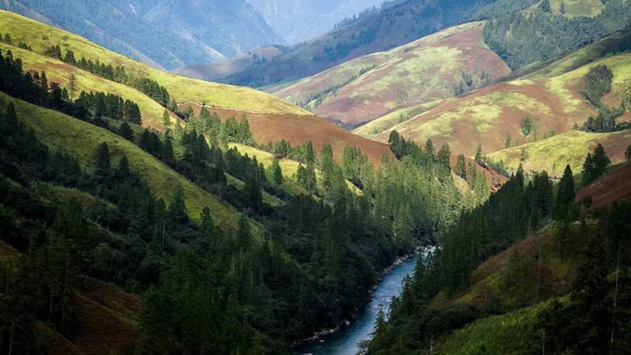 4. Mayodia Pass A natural border between the known and the forgotten, Mayodia Pass rises into perpetual mist. Located at an altitude of over 2,600 metres, it is one of the few places in the Northeast where snowfall occurs annually, often without warning. The air is crisp even in May, and visibility often gives way to white silence. It is not so much a place to visit as it is a veil to cross. (Image: X/ @PemaKhanduBJP)