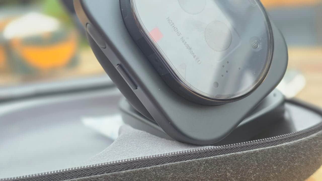 Nothing Headphone 1 buttons
