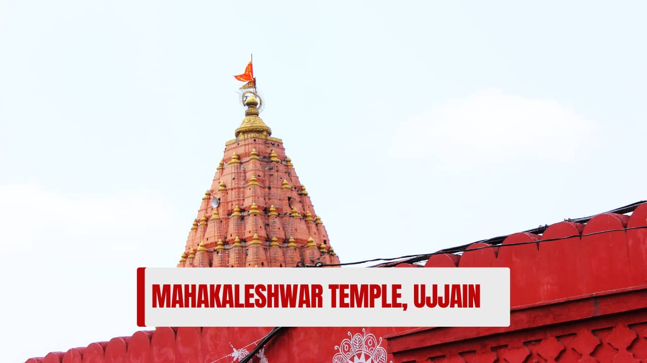 Mahakaleshwar Temple, Ujjain: A self-manifested Jyotirlinga facing south. Thousands visit in Sawan for spiritual peace and powerful aartis. (image: canva)