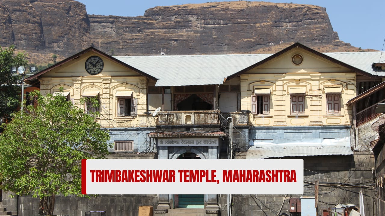 Trimbakeshwar Temple, Maharashtra: Located at the source of the Godavari River. Known for its sacred Jyotirlinga and peaceful Sawan celebrations. (image: canva)