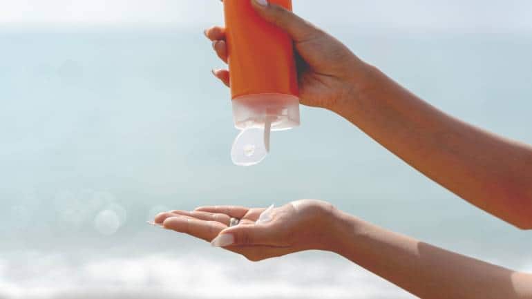 Choose wisely Opt for a lightweight, gel-based or water-based sunscreen formula during the monsoon. Heavy creams tend to clog pores when mixed with sweat and humidity, leading to breakouts. Look for non-comedogenic and mattifying sunscreens that won’t leave a greasy feel but still protect against UV rays effectively.