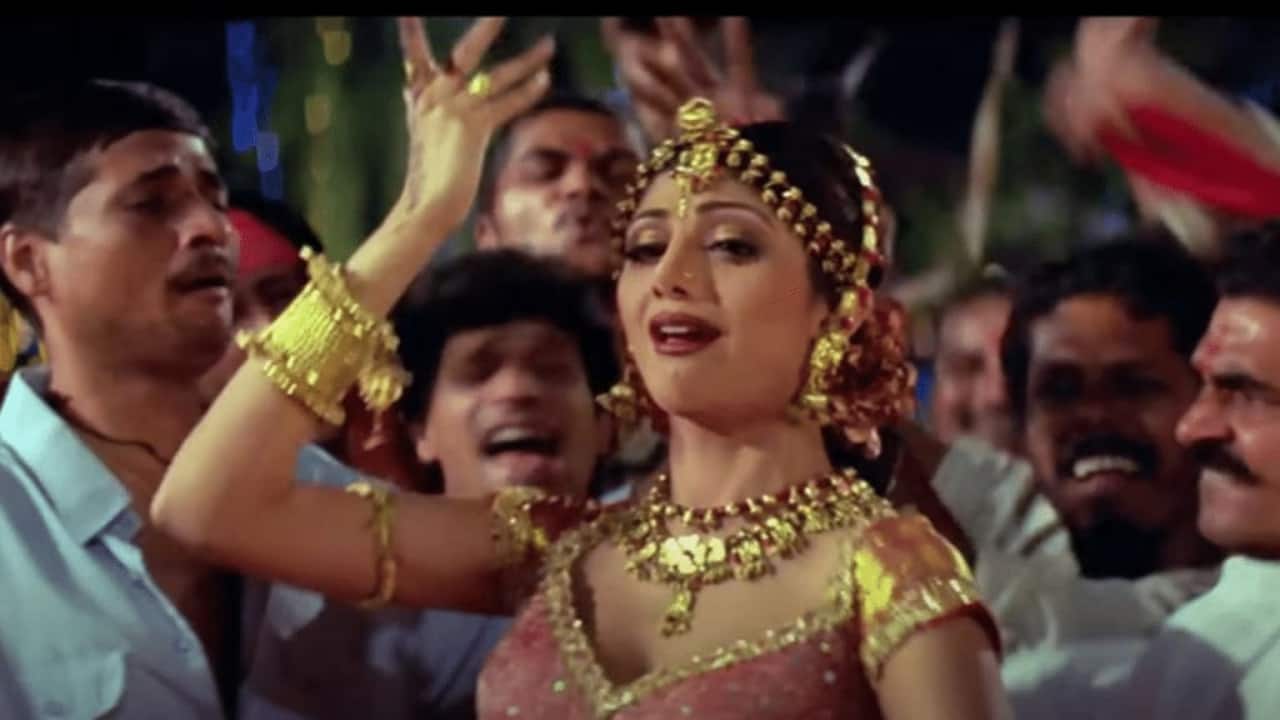 &quot;Main Aai Hoon UP Bihar Lootne&quot; brought a new dimension to Shilpa’s musical legacy. With her electrifying presence and infectious energy, Shilpa had audiences dancing to her powerful thumkas and catchy expressions. It was a celebration of charisma and rhythm, earning her massive applause and wide recognition.