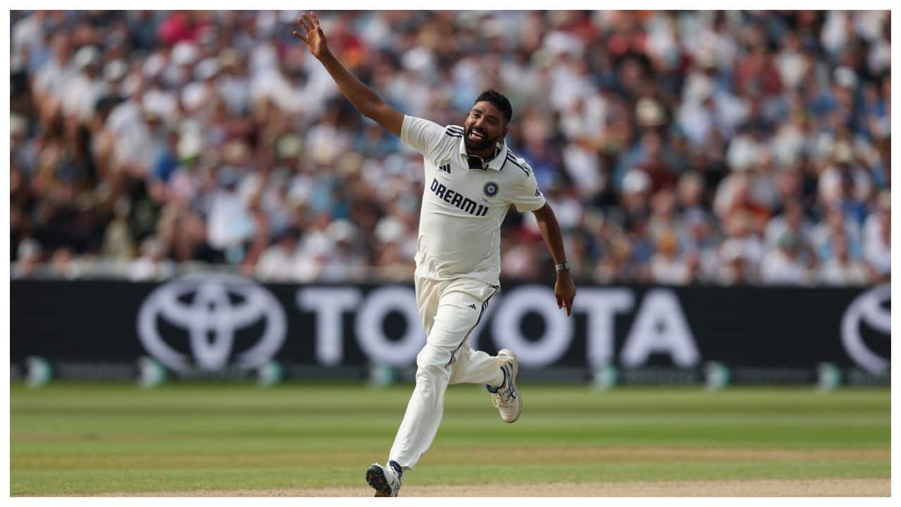 Siraj reminds us of Gabba 2021 with a splendid six for