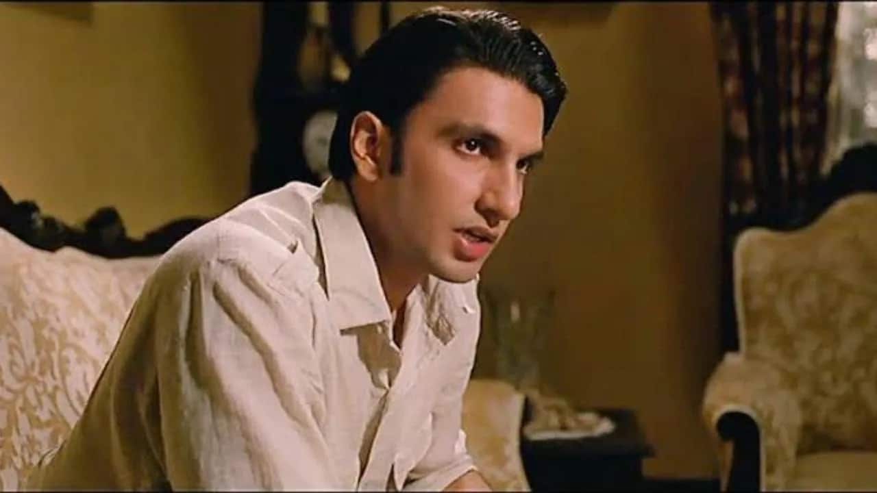 Ranveer tapped into a new emotional depth with the guidance of Motwane’s sensitive and poetic direction. However, the result was a layered, introspective performance that still resonates with audiences more than a decade later.