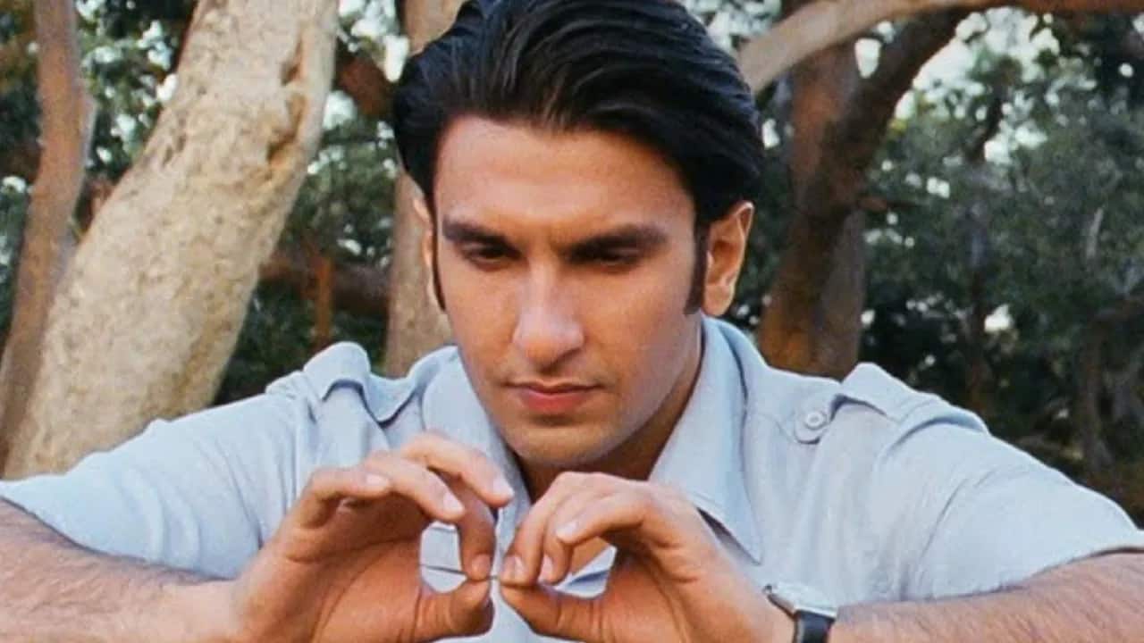 Lootera was a turning point for Ranveer, whose delicate yet powerful performance earned him the endearing title of “Lootera of Hearts.” The film helped him solidify his reputation as an actor capable of commanding both quiet intensity and explosive energy.