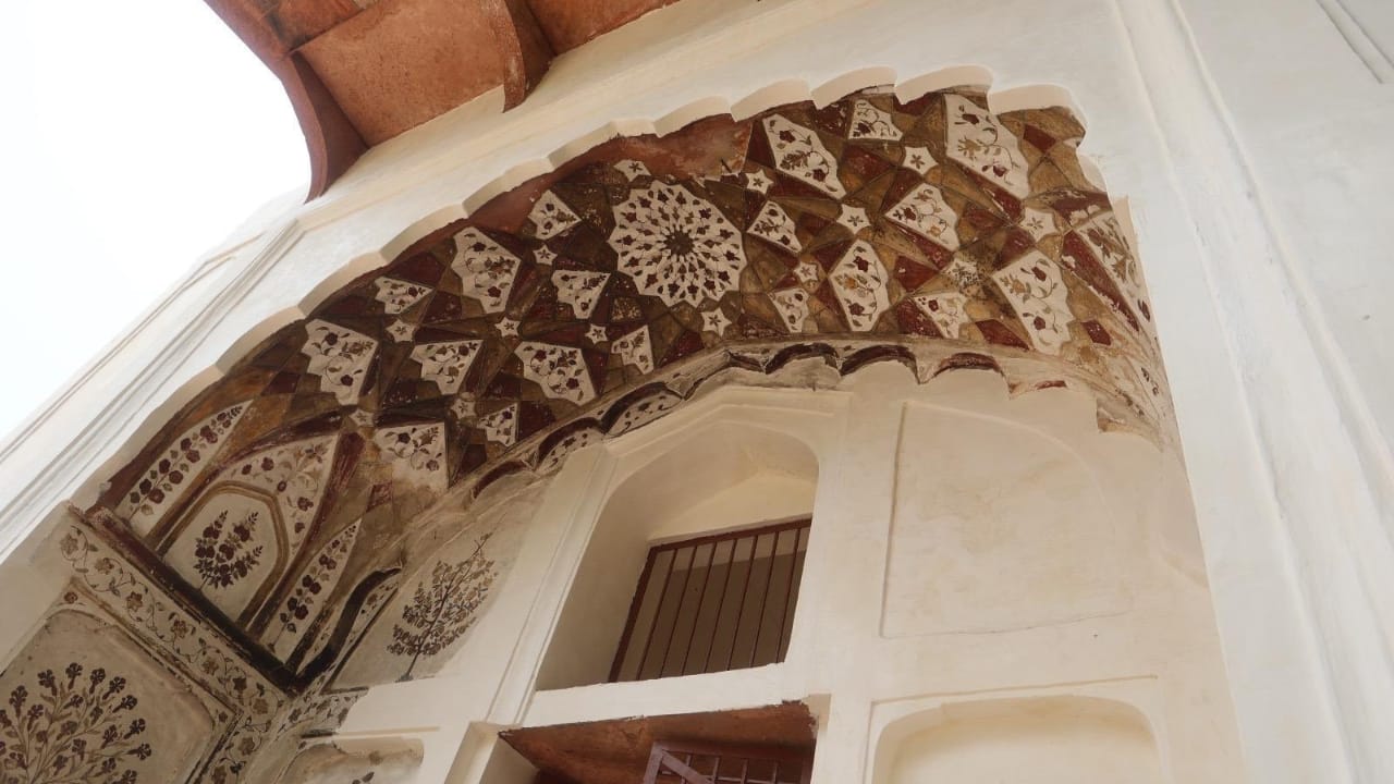 Why the Sheesh Mahal Matters This restoration is neither a tourist gimmick nor a museum piece. It is an act of quiet reclamation. For travellers drawn to stories beneath the surface—for those who look for resonance rather than recreation—the Sheesh Mahal in Shalimar Bagh is a worthy stop. Not for grandeur, but for memory. Not for spectacle, but for substance. (Image: X/@LtGovDelhi)