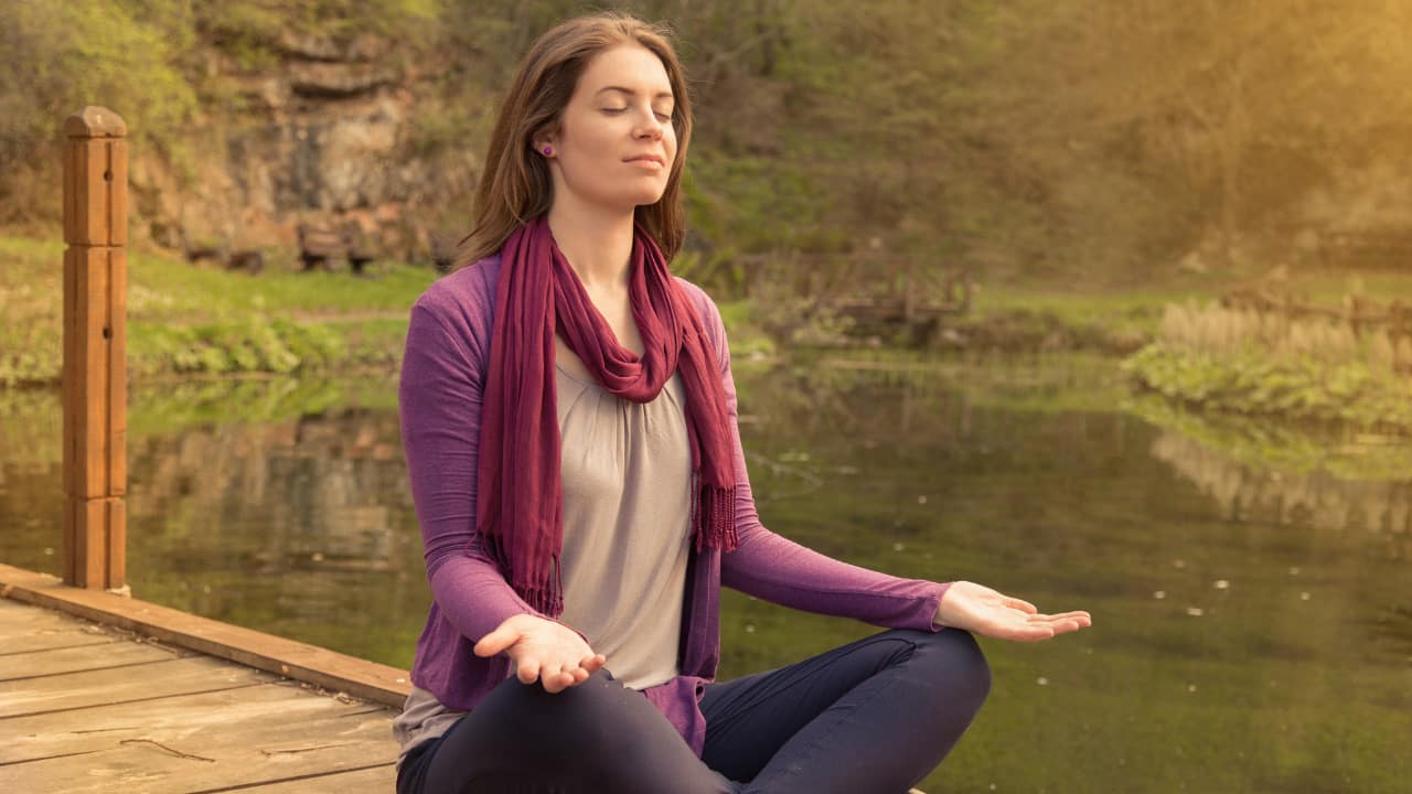 Somwar Vrat boosts inner peace and mental strength. Meditating during Sawan helps calm the mind and reduce stress. (image: canva) Somwar Vrat boosts inner peace and mental strength. Meditating during Sawan helps calm the mind and reduce stress. (image: canva)