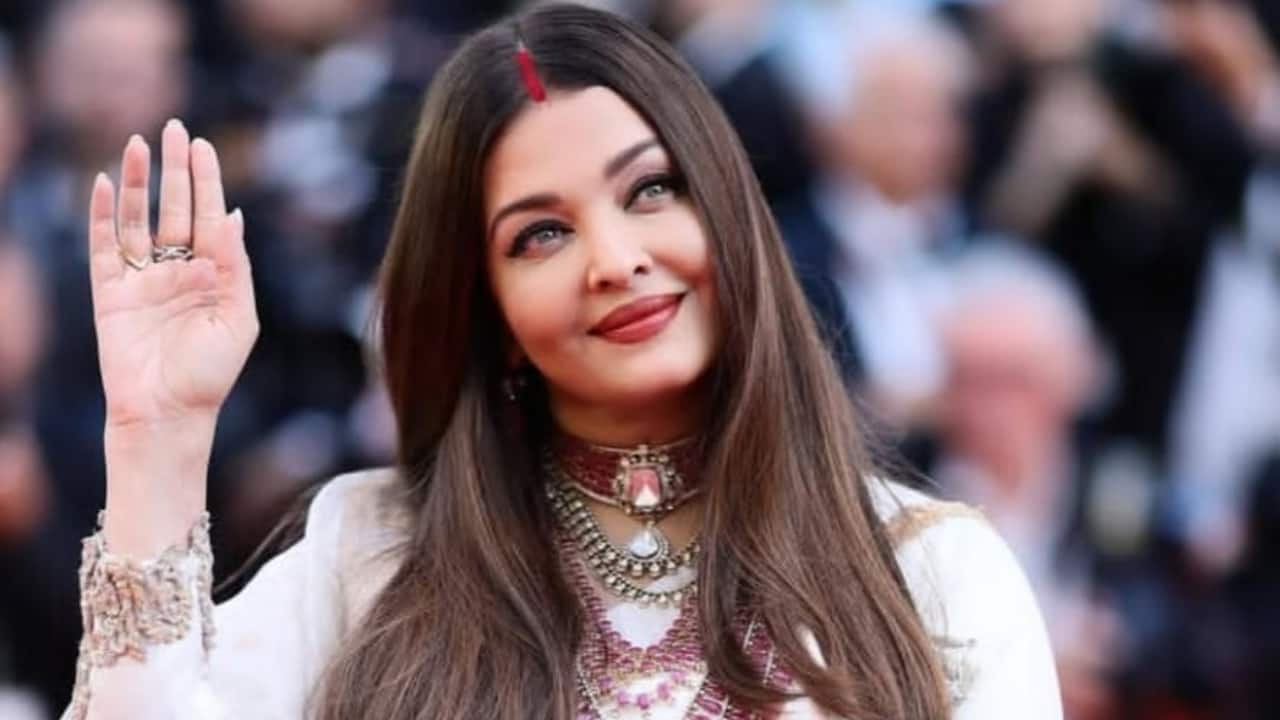 From Aishwarya Rai, Priyanka Chopra to Malavika Mohanan: Actresses who worked with international directors From Aishwarya Rai, Priyanka Chopra to Malavika Mohanan: Actresses who worked with international directors