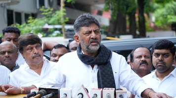 Vokkaliga seer backs Shivakumar as CM: How mutts hold sway in Karnataka politics