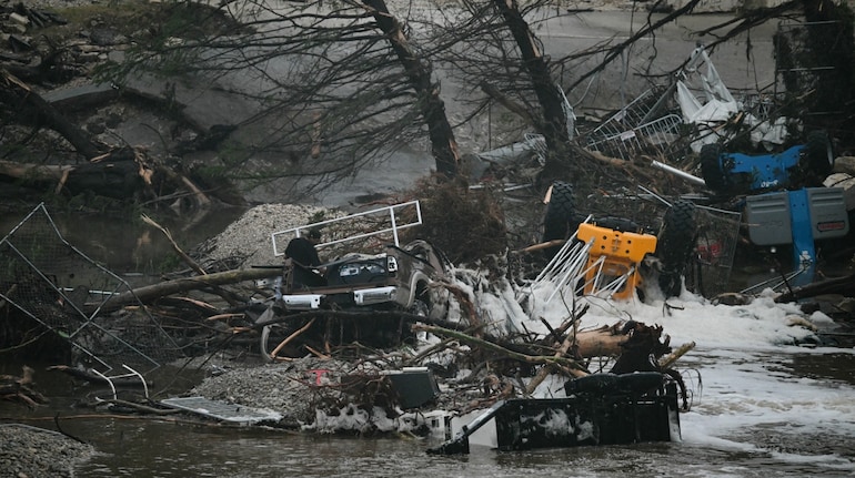 Sisters aged 13 and 11 sent 'I love you' text to parents before dying in  Texas floods, found holding hands
