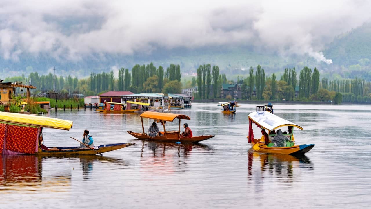 Srinagar records coldest night of season so far at minus 2.1 deg C