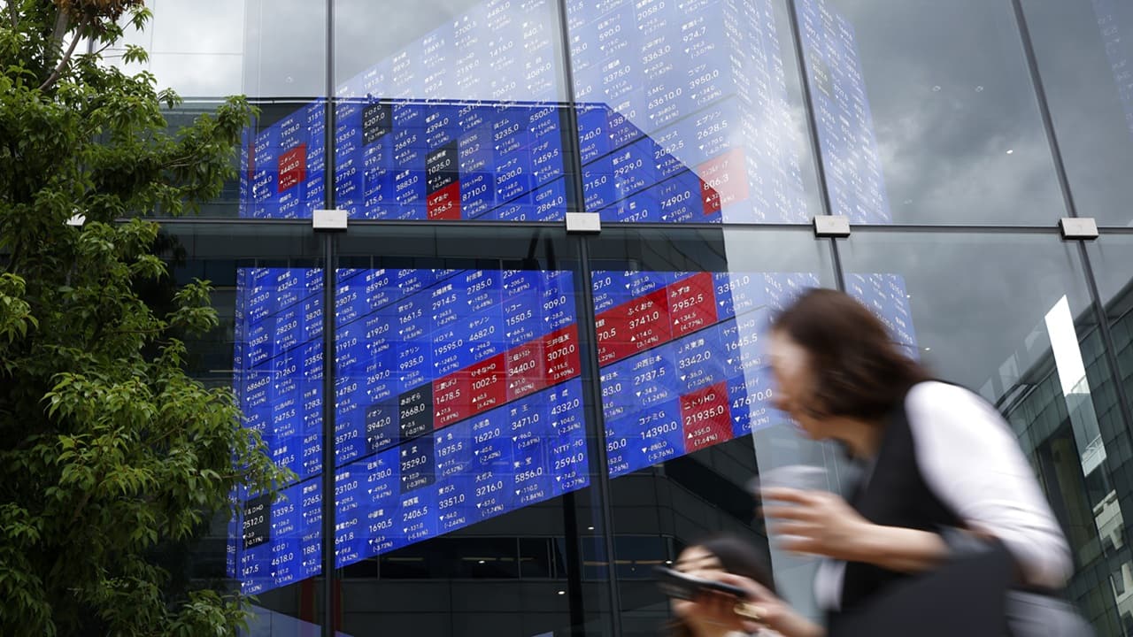 Asian stocks advance as US Fed’s rate cut lifts mood