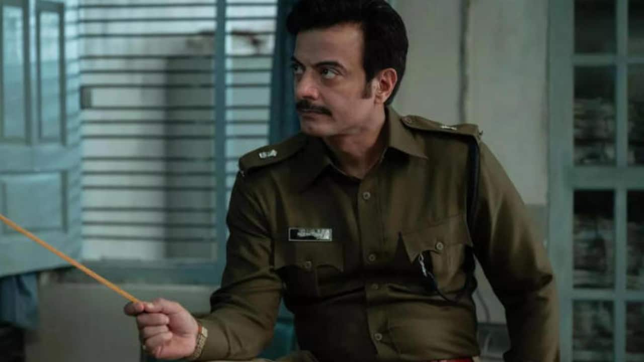 Rahul Bhat portrays DSP Rajesh Tomar, a senior jailer at Tihar Jail, in Netflix thriller Black Warrant. His selective approach to roles pays off once again, proving why he's a master of his craft. The actor grounds the drama while perfectly showcasing the complexities, making his projects must-watch events.