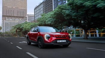 Mahindra XUV 3XO REVX