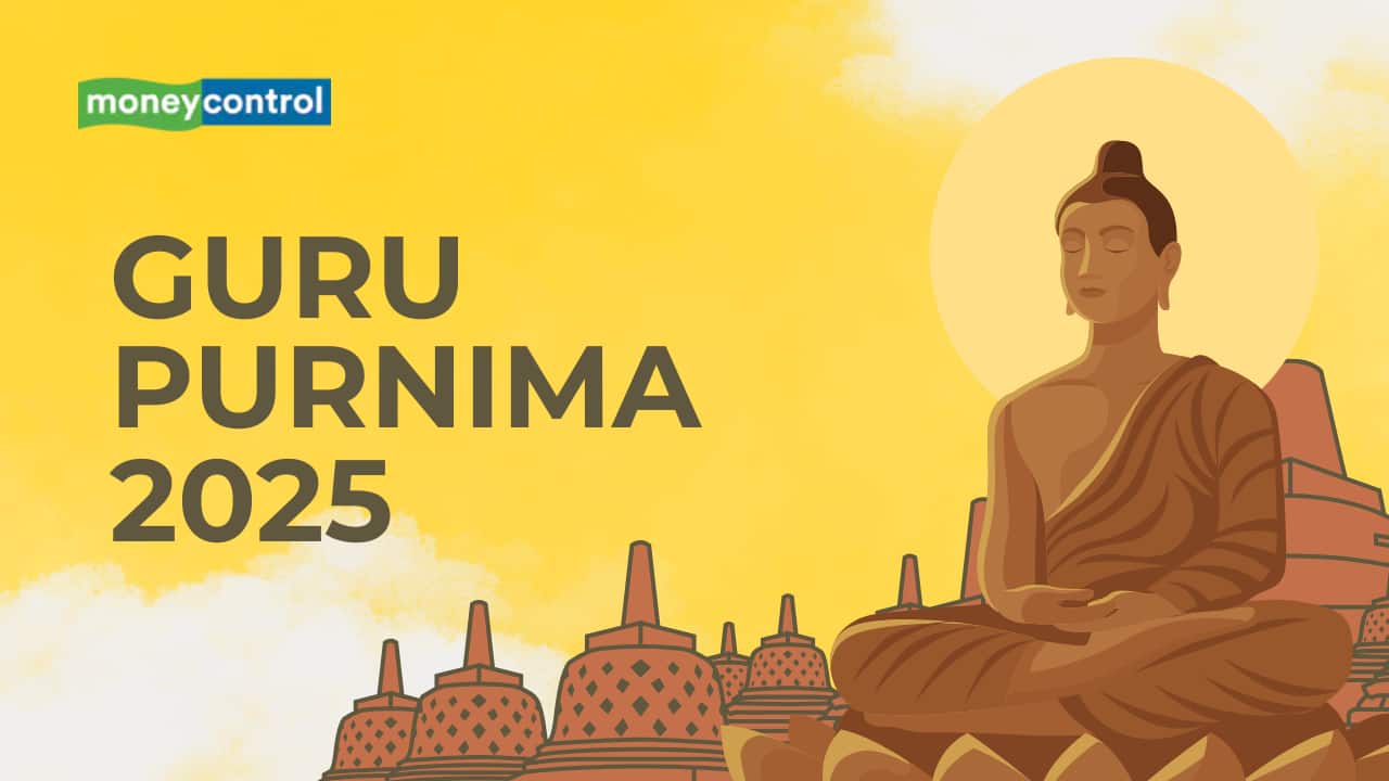 Guru Purnima 2025 Date: When is Veda Vyasa Birth Anniversary? Know Puja Vidhi, Significance & Traditions