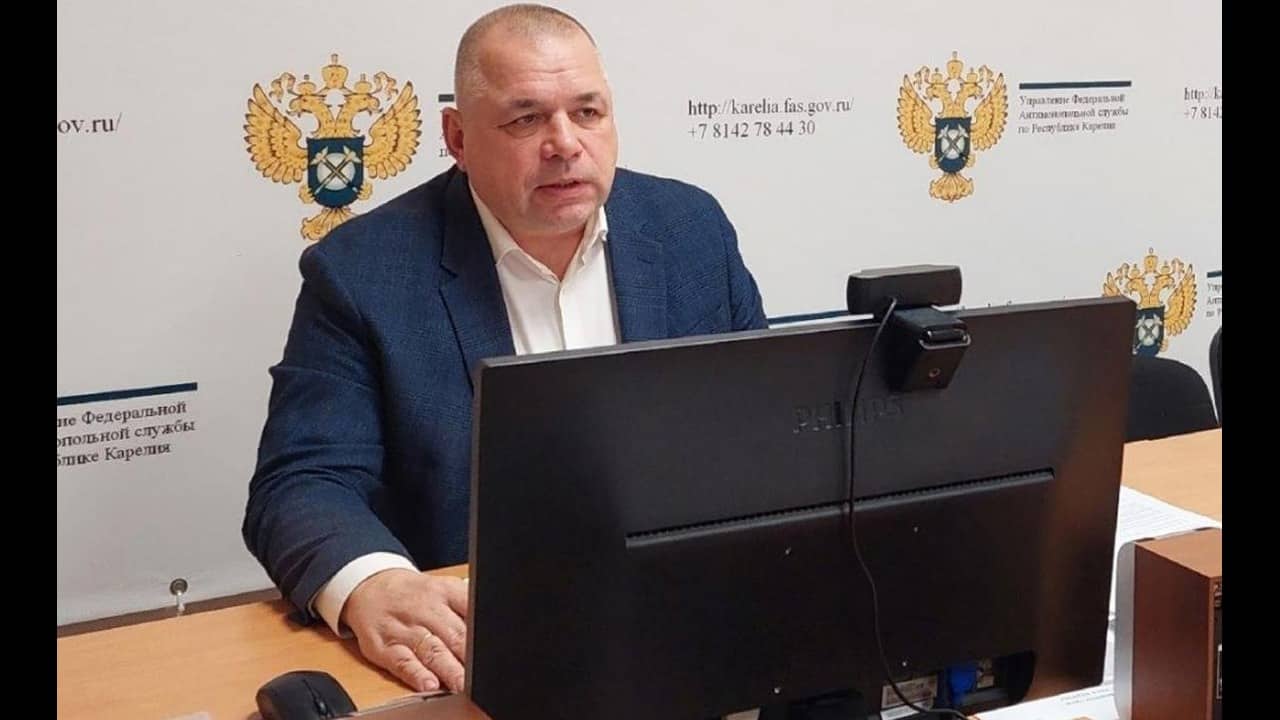 On February 4, 2025, Artur Pryakhin, the chief of Karelia's antitrust agency, died from a fall from a fifth-story window. An apology note discovered in his office led investigators to conclude his death was a suicide. (Image: X)