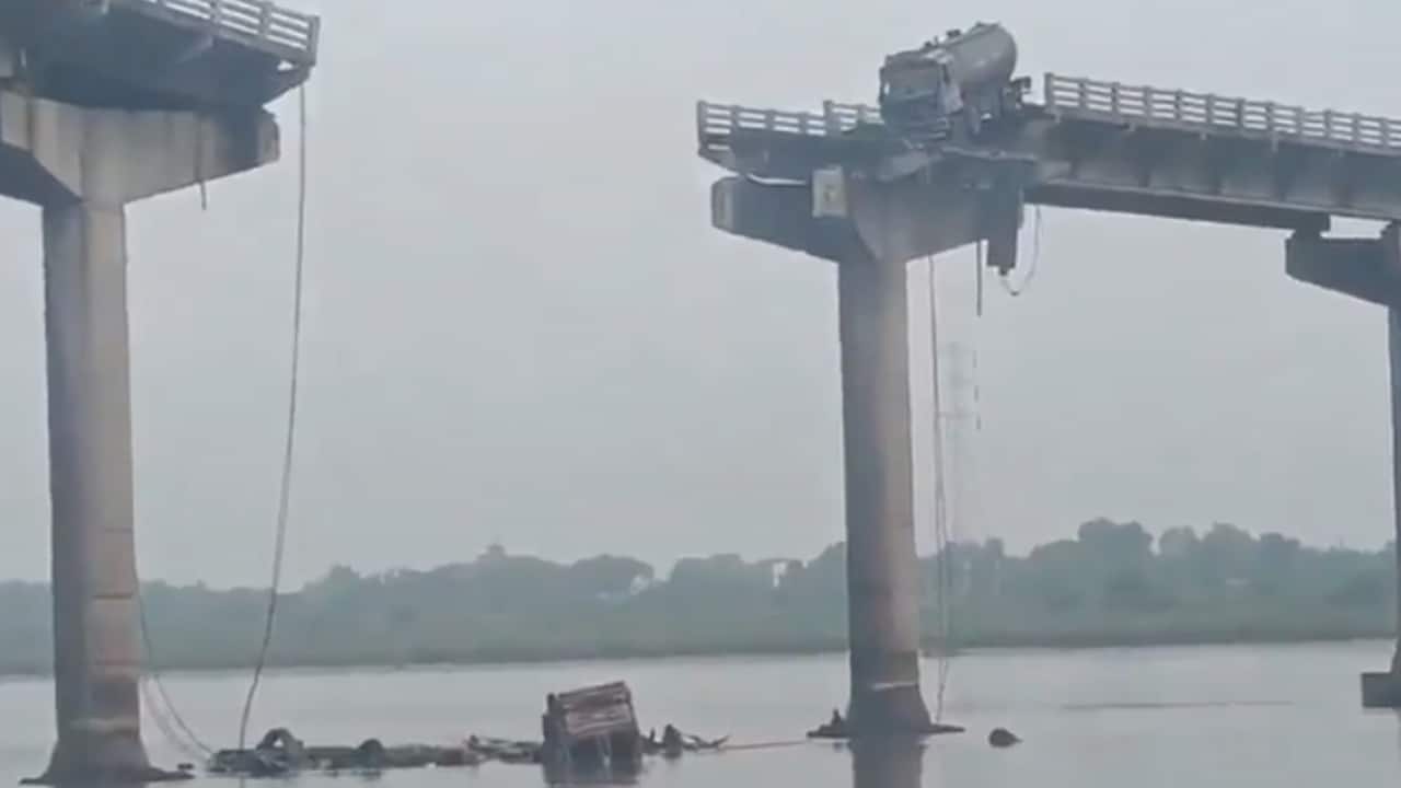 According to the report, four vehicles, including two trucks, a Bolero SUV, and a pickup van, were crossing the bridge when it crumbled during peak morning traffic hours, resulting in fatalities and injuries to three others. (Photo: Twitter)