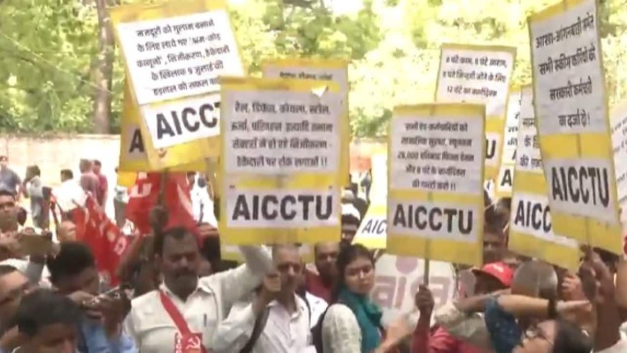 Bharat Bandh today: Public transport on halt, people take to roads in protest [See pics]