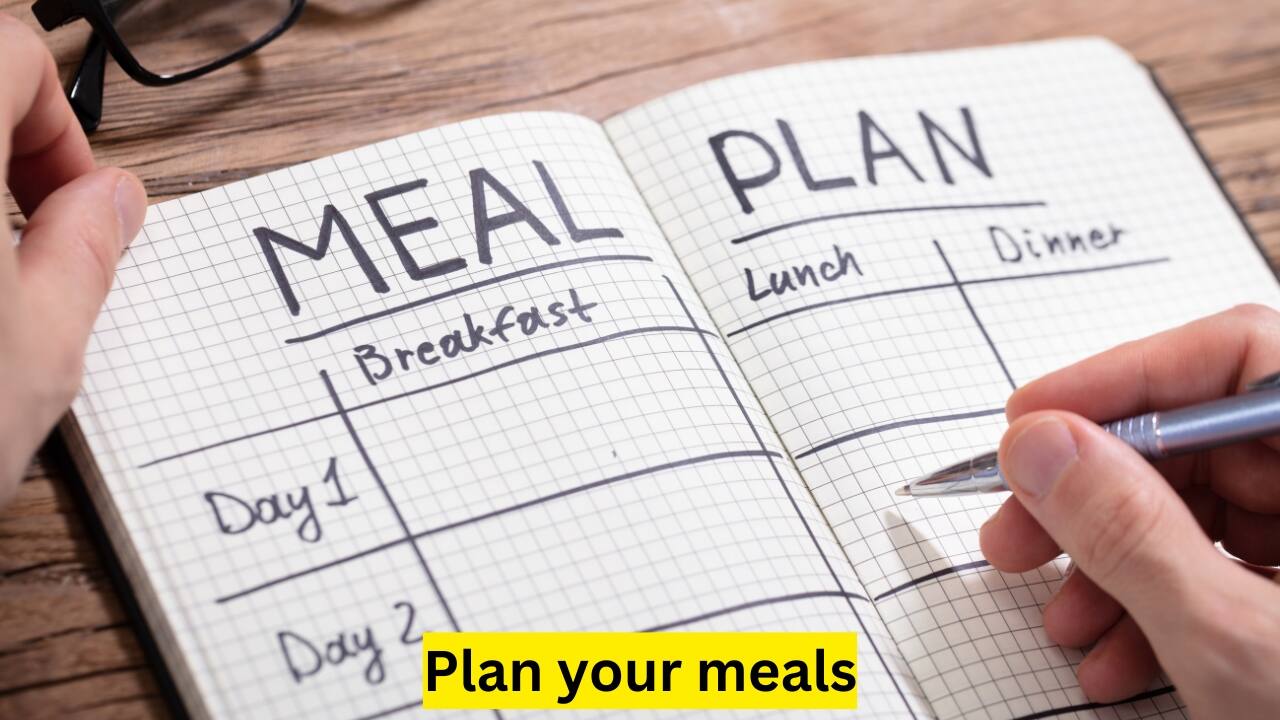 Plan your meals If you enjoy cold-water dips, you may want to pay closer attention to when you eat afterwards. Planning balanced, filling meals in advance can help prevent mindless snacking or overeating caused by sudden hunger. Focusing on healthy fats, fibre, and protein after a cold plunge can keep you satisfied and help you avoid reaching for high-calorie snacks or extra-large portions later on.