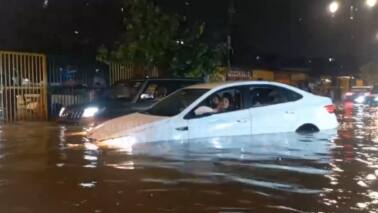 The India Meteorological Department (IMD) had issued an orange alert for the region, cautioning residents for more rain on Thursday, according to a report by NavBharat Times. (Photo: srinivasiyc/Twitter)