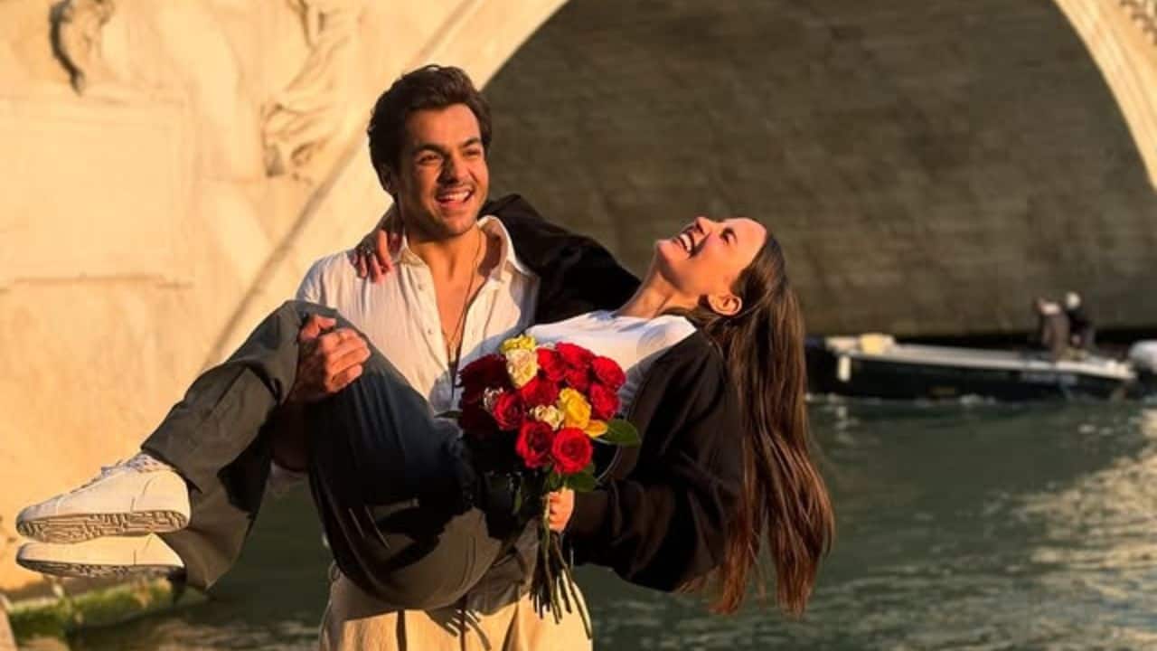 Arjun Kanungo drops a cheeky comment on Ashish Chanchlani–Elli AvrRam’s picture; internet tells him to ‘hesitate’