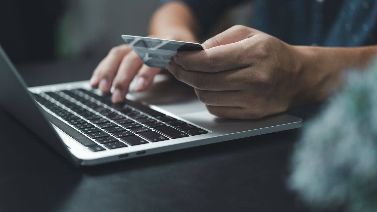 What is an Aadhaar-based loan? An Aadhaar loan is a personal loan that is short-term wherein Aadhaar card is the primary document for e-KYC verification and authentication. Most digital lenders and fintech apps utilize Aadhaar to enable disbursal and approval. It's ideal if you need cash promptly, typically ₹1,000 to ₹1 lakh, with minimal documentation and instant disbursal via mobile apps or websites.