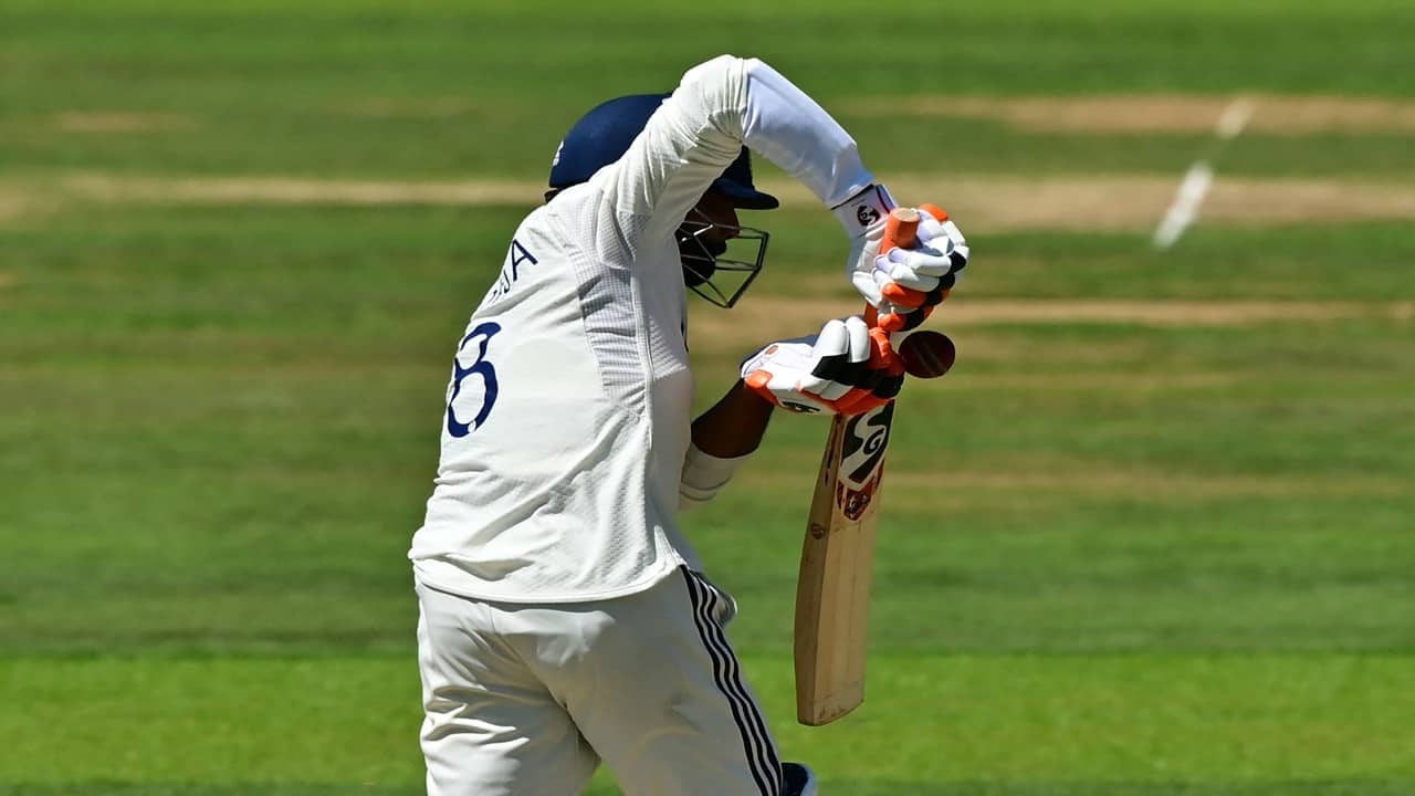 Ravindra Jadeja, fight and the sword dance