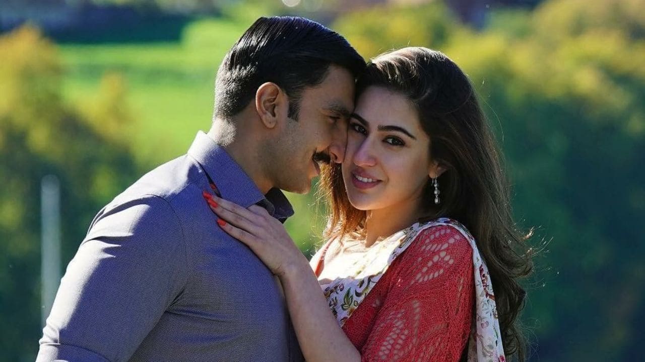 Simba gave us one of the liveliest pairs in Bollywood. A dynamic combination was created by Sara's sparkle and Ranveer's larger-than-life presence. Each time they shared the screen, the two lit it up.