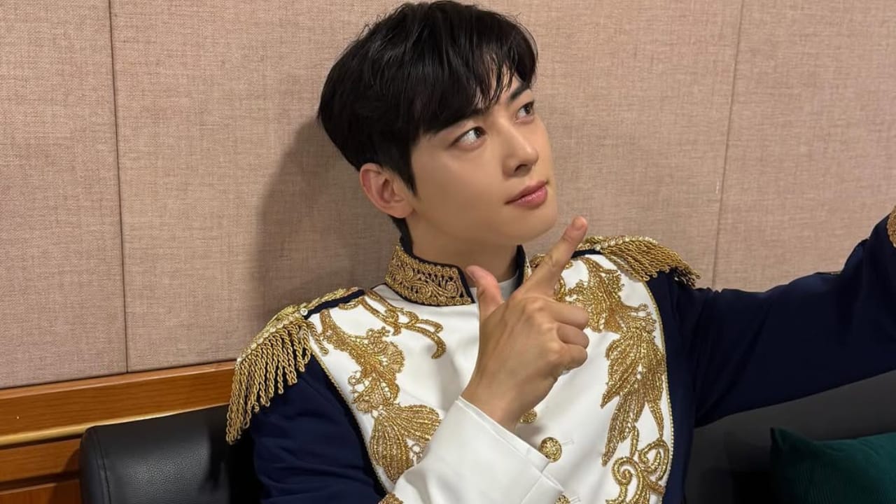 ASTRO’s Cha Eun-Woo surprises fans with Soda Pop performance ahead of his military enlistment
