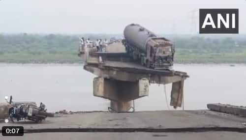 Vehicles stranded on other side after officials build wall on approach road to Vadodara bridge
