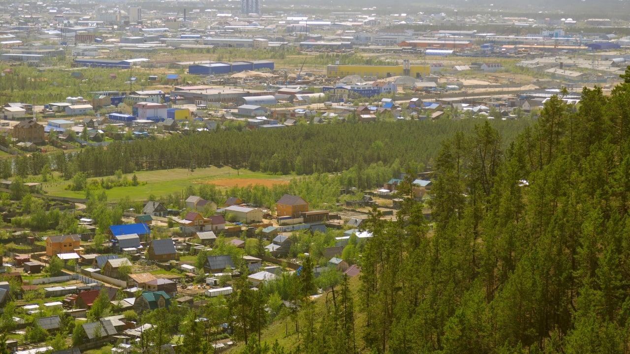 3. Yakutsk, Russia Situated deep in Siberia, Yakutsk is the coldest major city in the world. Winter temperatures routinely plunge below -40°C, freezing skin in mere moments. Homes are built on stilts to avoid melting the permafrost, and vehicles must be kept running to prevent their engines from freezing solid. Yet, over 340,000 people call it home, adapting with ingenuity and endurance to an environment that offers neither forgiveness nor reprieve. (Image: Canva) 3. Yakutsk, Russia Situated deep in Siberia, Yakutsk is the coldest major city in the world. Winter temperatures routinely plunge below -40°C, freezing skin in mere moments. Homes are built on stilts to avoid melting the permafrost, and vehicles must be kept running to prevent their engines from freezing solid. Yet, over 340,000 people call it home, adapting with ingenuity and endurance to an environment that offers neither forgiveness nor reprieve. (Image: Canva)