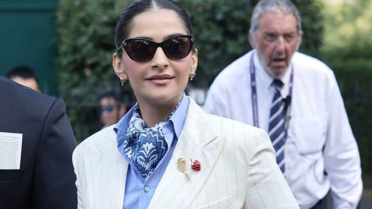 Sonam Kapoor Sonam Kapoor looked stunning in a white tailored suit by Ralph Lauren with a strawberry pin at the Wimbledon 2025 men’s finals. Rhea Kapoor shared a video of the actress on Instagram that provides a detailed look at her outfit. 
