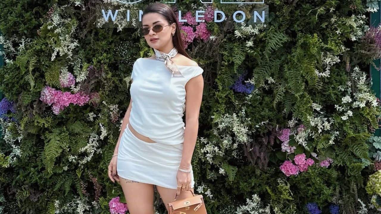 Known for her sartorial flair, Avneet turned heads in a chic white ensemble—donning a low-rise mini skirt paired with a matching fitted top.