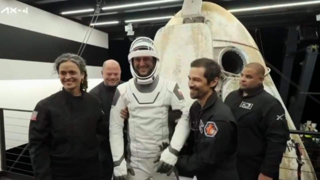 Suave Uznanski Waves to Media: ESA astronaut Slawosz “Suave” Uznanski-Wisniewski exits the capsule, smiling and waving at cameras after completing science work aboard the ISS. (Image: Axiom Space)