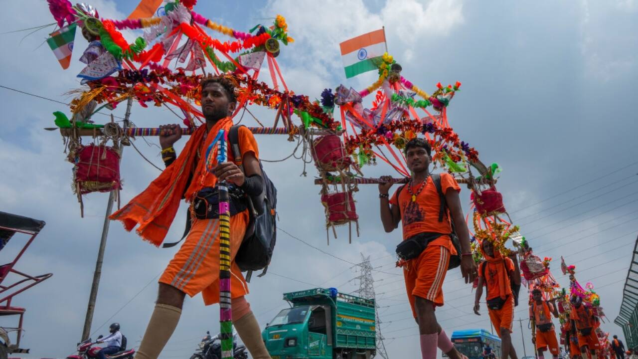 The Delhi Traffic Police took to social media platform X (formerly Twitter) to issue the advisory. Emergency vehicles, including ambulances, fire brigade, and police vans, will be allowed on these roads but are advised to avoid them unless it is absolutely necessary. (File photo)