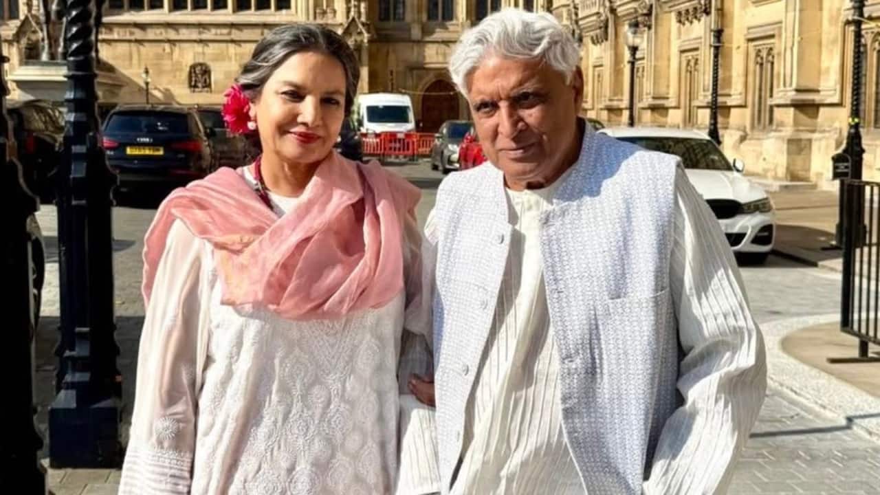 Javed Akhtar hosts a special Urdu session at British Parliament