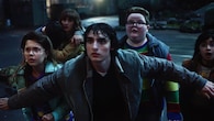 <strong>1,200 pounds of Epsom salts were used</strong><br />In Season 1, Episode 7, the sensory deprivation scene with Eleven in a kiddie pool required 1,200 pounds of Epsom salts. Following the instructions of the fictional science teacher, Mr Clarke, Millie Bobby Brown really floated in the heavily salted water. This practical effect helped her emulate the sensation of being in the lab and tapping into her telekinetic powers.