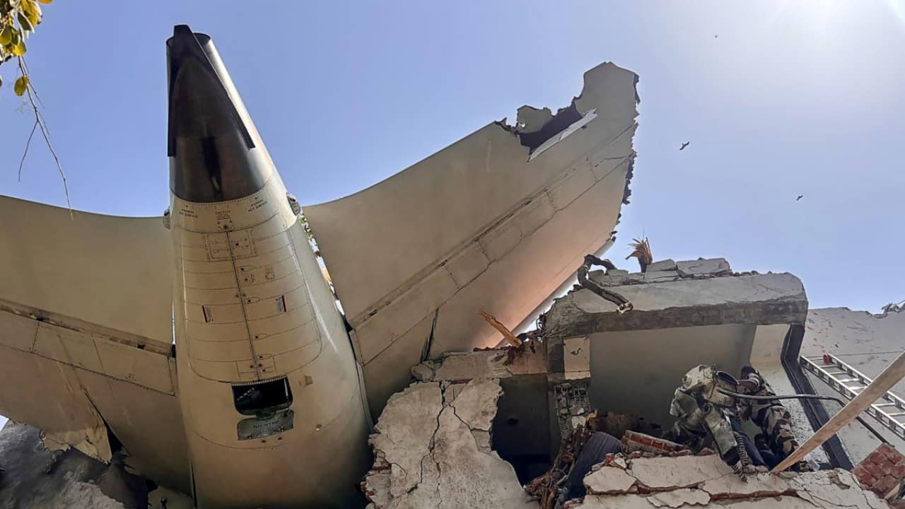 Air India junior pilot asked captain why he turned off fuel switches