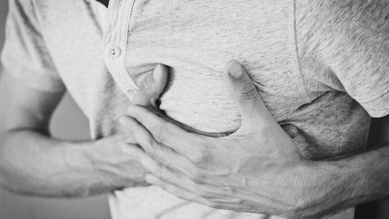 7 surprising early signs of heart failure you should never ignore