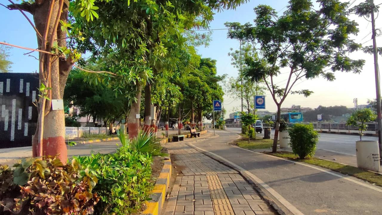 Ambikapur, a city in Chhattisgarh, was ranked as India's second cleanest city in the Swachh Survekshan 2025 survey. The city is known for its unique and effective waste management system. (Photo: X/@gemsofbabus_)