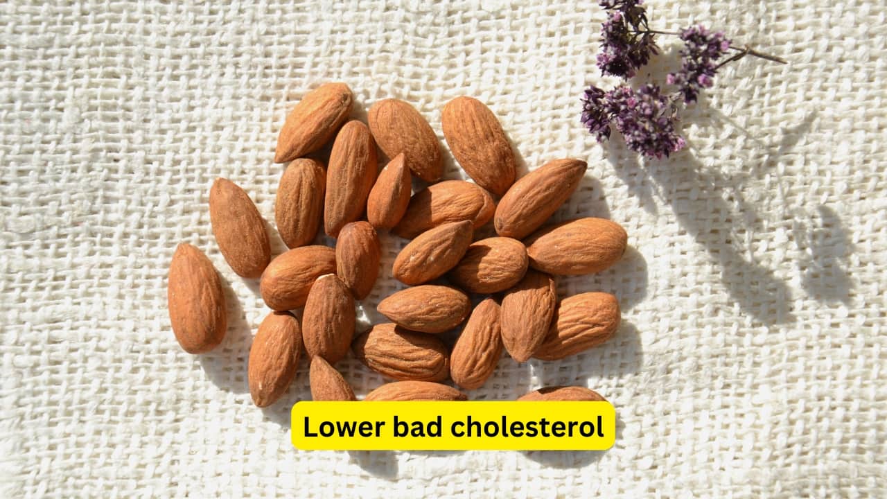 Health benefits of almonds (Image: Canva)