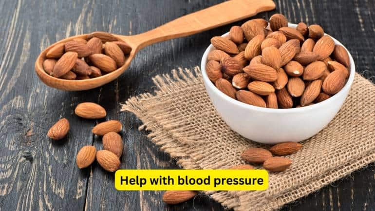 Health benefits of almonds (Image: Canva)